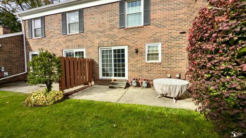 92 Linswood St, Monroe, MI, 48162-3170 | Card Image