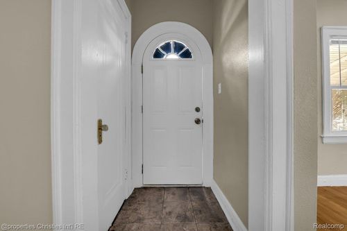 17600 Santa Barbara Dr, Detroit, MI, 48221-4502 | Card Image