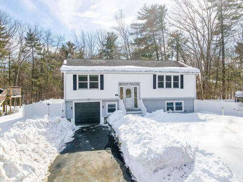 17 Pine Cone Dr, Seabrook, NH, 03874-4032 | Card Image