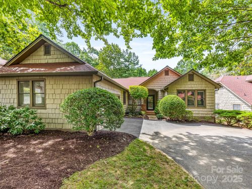 14 Lacoste Dr, Hendersonville, NC, 28739-8101 | Card Image