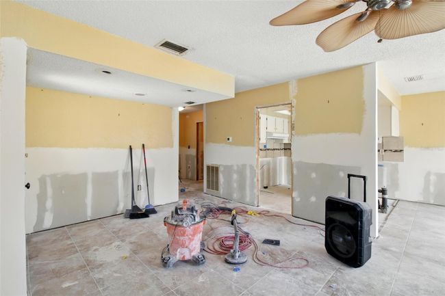APT-4 - 1671 Cape Ann Ave Ne, Condo with 2 bedrooms, 2 bathrooms and null parking in St Petersburg FL | Image 11