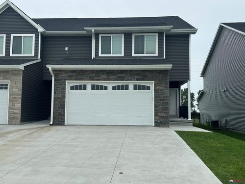 1861 Titan Pl, Hickman, NE, 68372-9740 | Card Image