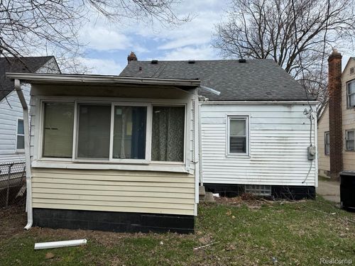 15650 Maddelein St, Detroit, MI, 48205-2534 | Card Image
