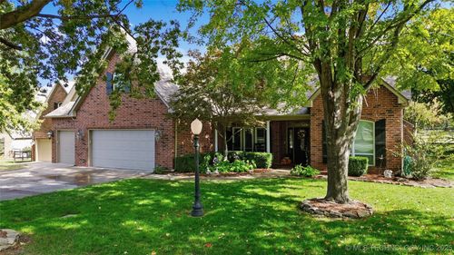 7221 N 200th East Ave, Owasso, OK, 74055-8096 | Card Image