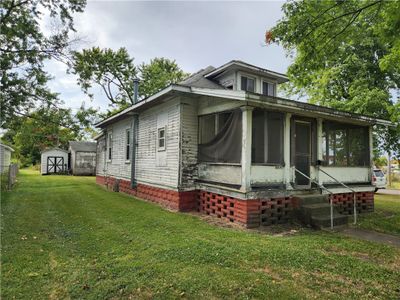 1021 N 11 Street, House other with 2 bedrooms, 1 bathrooms and null parking in Mattoon IL | Image 1