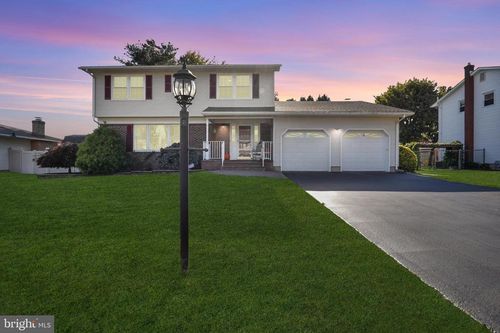 20 Moro Dr, Trenton, NJ, 08619-1334 | Card Image