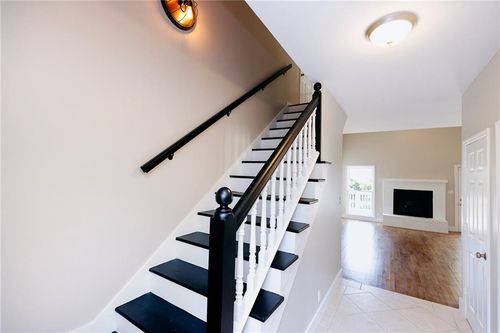 1155 Springway Dr, Gainesville, GA, 30501-2132 | Card Image
