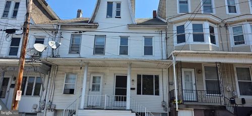 13 N Grant St, SHAMOKIN, PA, 17872-5618 | Card Image