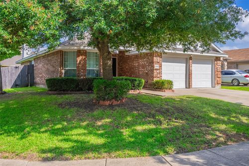 2800 Island Wren Dr, Mesquite, TX, 75181-4938 | Card Image