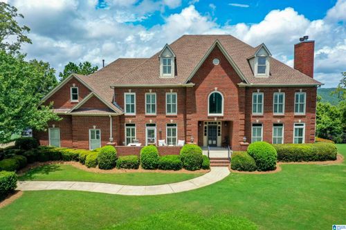 284 Kings Crest Ln, PELHAM, AL, 35124-2846 | Card Image