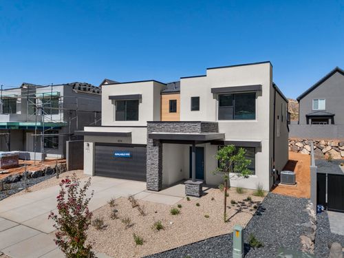 255-1923 S Cyclone Dr, Washington, UT, 84780-3773 | Card Image