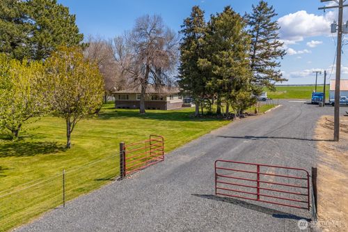 11627 Road K Ne, Moses Lake, WA, 98837-9344 | Card Image