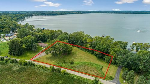 16930 Elmore Trl, Faribault, MN, 55021-2235 | Card Image