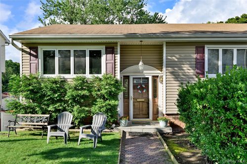 148 Newport Rd, Yonkers, NY, 10710-1720 | Card Image