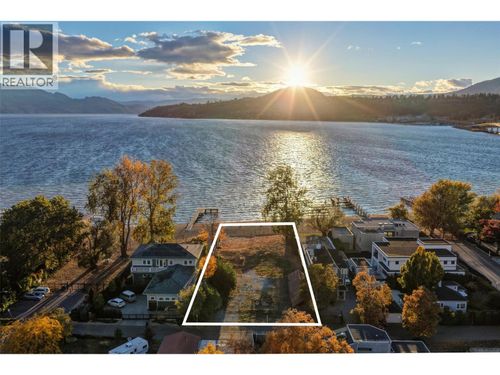 1978 Mcdougall St, Kelowna, BC, V1Y1A3 | Card Image