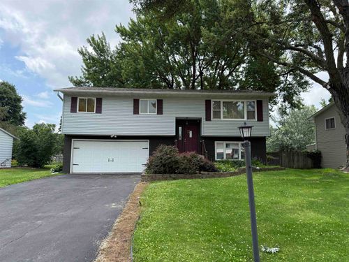 2015 Revere St, Freeport, IL, 61032-3548 | Card Image