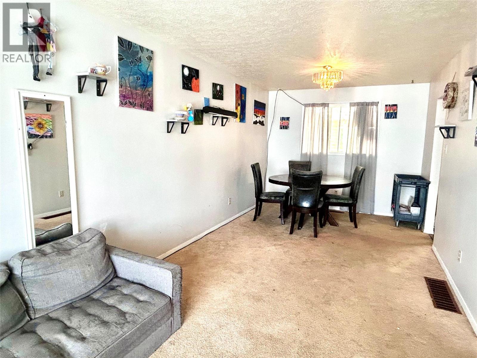 Residential in Tumbler Ridge 4