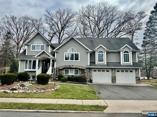 49 White Pond Rd, Waldwick, NJ, 07463-1315 | Card Image