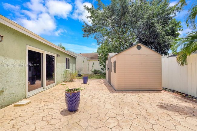 18982 Cloud Lake Cir, House other with 2 bedrooms, 2 bathrooms and null parking in Boca Raton FL | Image 37