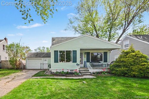 21900 Revere St, Saint Clair Shores, MI, 48080-3955 | Card Image