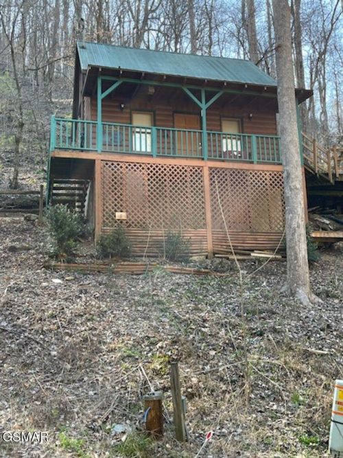 5568 Henry Town Rd, Sevierville, TN, 37876-5215 | Card Image