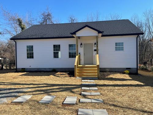 511 Otey St, Bedford, VA, 24523-2830 | Card Image