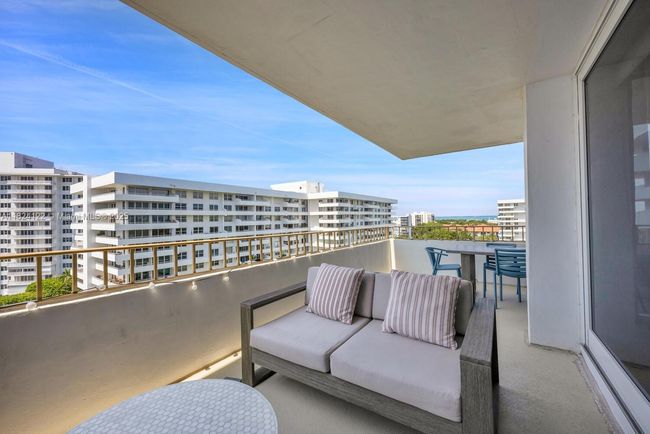 APT-1009 - 177 Ocean Lane Dr, Condo with 2 bedrooms, 2 bathrooms and null parking in Key Biscayne FL | Image 26