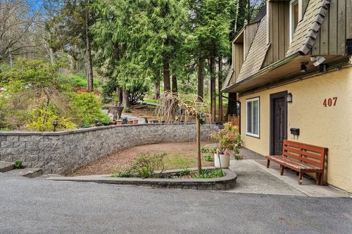 407 Dartmoor Dr, Coquitlam, BC, V3K5V3 | Card Image