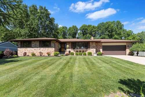 53097 Old Farm Rd, Elkhart, IN, 46514-8713 | Card Image