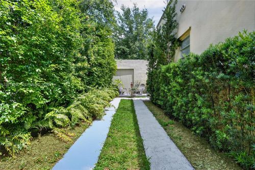rear-STUDIO San Miguel Ave, Coral Gables, FL, 33134-2354 | Card Image