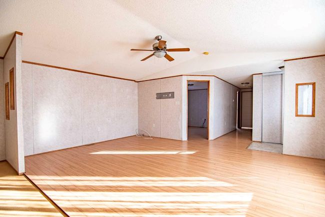 544 Queen Street, House other with 4 bedrooms, 2 bathrooms and 2 parking in Elnora AB | Image 8