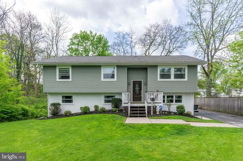 3305 Baker Ct, Altoona, PA, 16602-3237 | Card Image