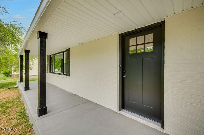 5805 Cochise Trl, House other with 3 bedrooms, 3 bathrooms and null parking in Kingsport TN | Image 4
