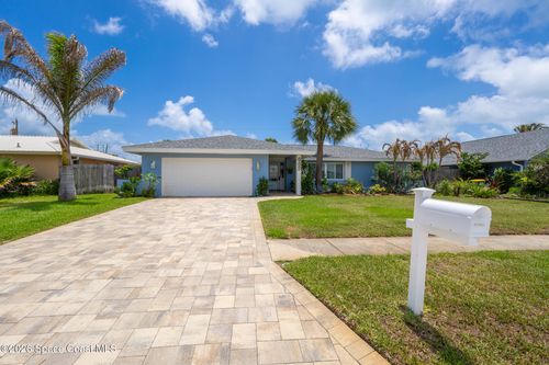 685 Poinsetta Dr, Satellite Beach, FL, 32937-2575 | Card Image