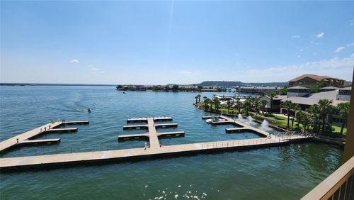 32-1001 The Cape Rd, Horseshoe Bay, TX, 78657-6158 | Card Image