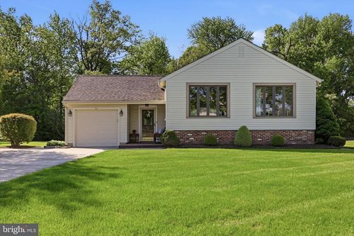 2 Glacier Dr, CINNAMINSON, NJ, 08077-3112 | Card Image