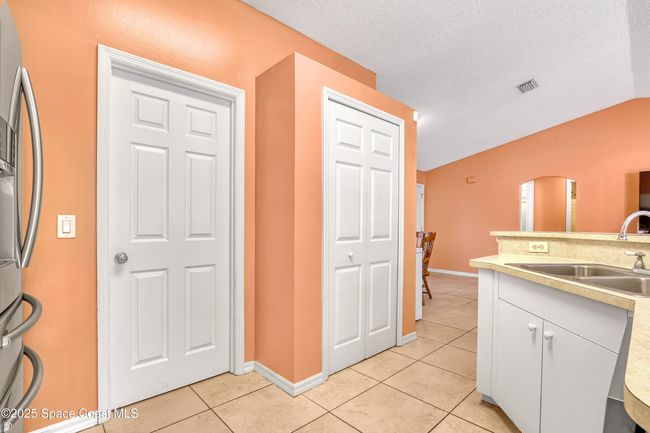 938 Jettie St Ne, House other with 3 bedrooms, 2 bathrooms and null parking in Palm Bay FL | Image 14
