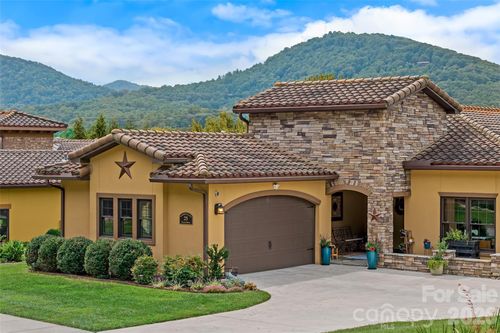 25 Ocaso Dr, Asheville, NC, 28806-8202 | Card Image