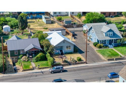1302 E 10th St, The Dalles, OR, 97058-2932 | Card Image