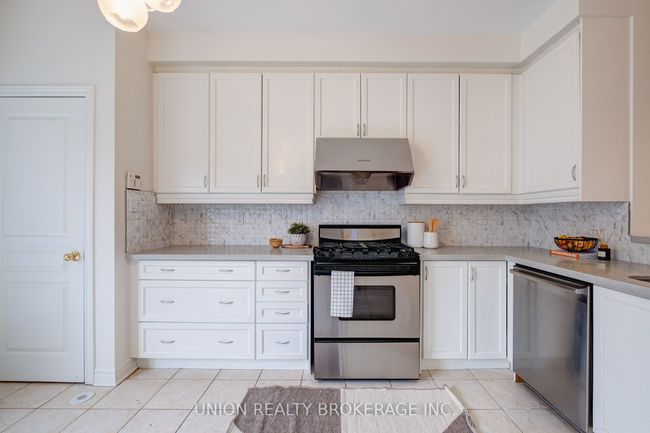1872 Lake Shore Blvd E, House attached with 4 bedrooms, 3 bathrooms and null parking in Toronto ON | Image 8
