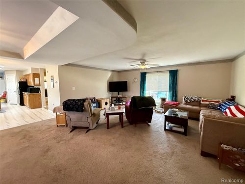 8205 Harrow Ct, Northville Township, MI, 48167-8616 | Card Image