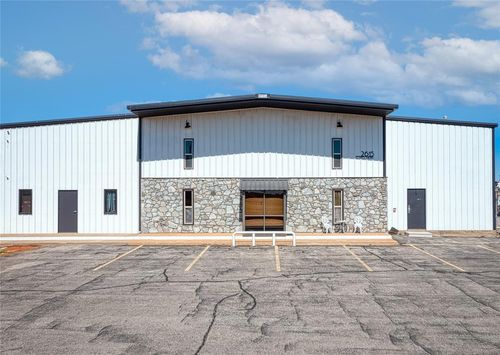 2615 W 20th St, Elk City, OK, 73644-9257 | Card Image