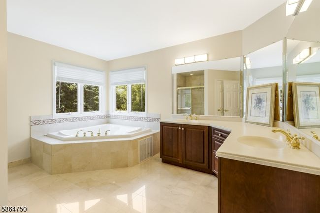 33 Briarwood Dr E, House other with 4 bedrooms, 3 bathrooms and null parking in Warren NJ | Image 25