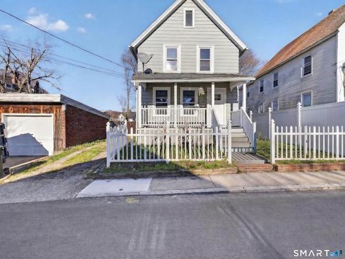 12 Clover Ct, New London, CT, 06320-5205 | Card Image