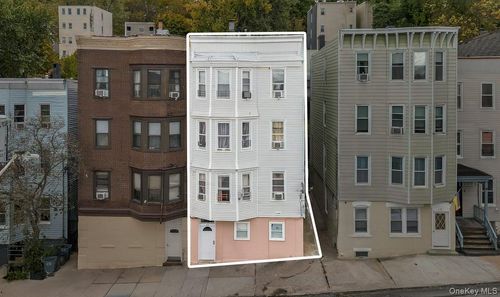 12 Mulberry St, Yonkers, NY, 10701-6077 | Card Image