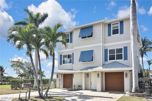 24581 Redfish St, BONITA SPRINGS, FL, 34134-7111 | Card Image