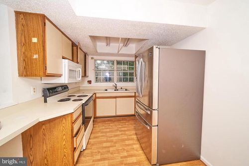 202-9250 Niki Pl, MANASSAS, VA, 20110-6749 | Card Image