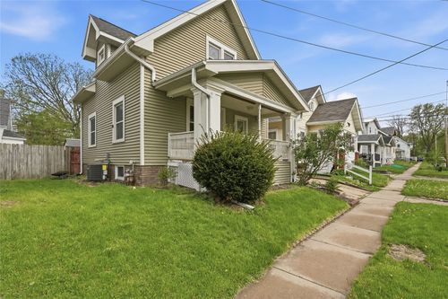 708 16th St Se, Cedar Rapids, IA, 52403-2521 | Card Image