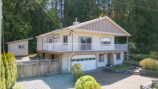 5667 Rutherford Road, House other with 3 bedrooms, 2 bathrooms and 5 parking in Halfmoon Bay BC | Image 1