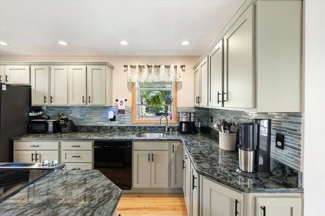 472 Potter Rd, House other with 4 bedrooms, 3 bathrooms and 6 parking in Framingham MA | Image 18